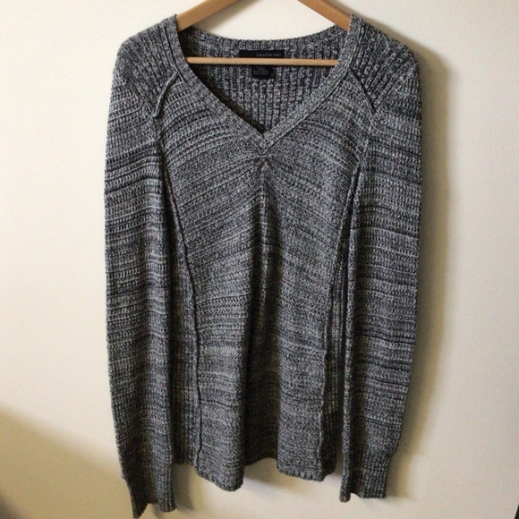 Calvin Klein VGUC grey linger sweater, v neck, size M - Picture 2 of 13
